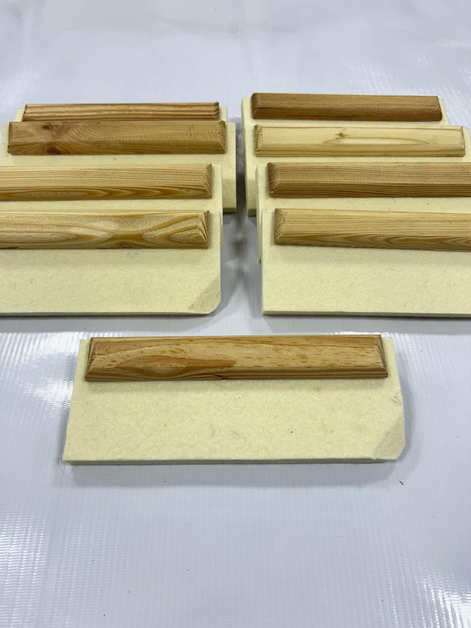 Espátula con felpa mango madera profesional 20 cm