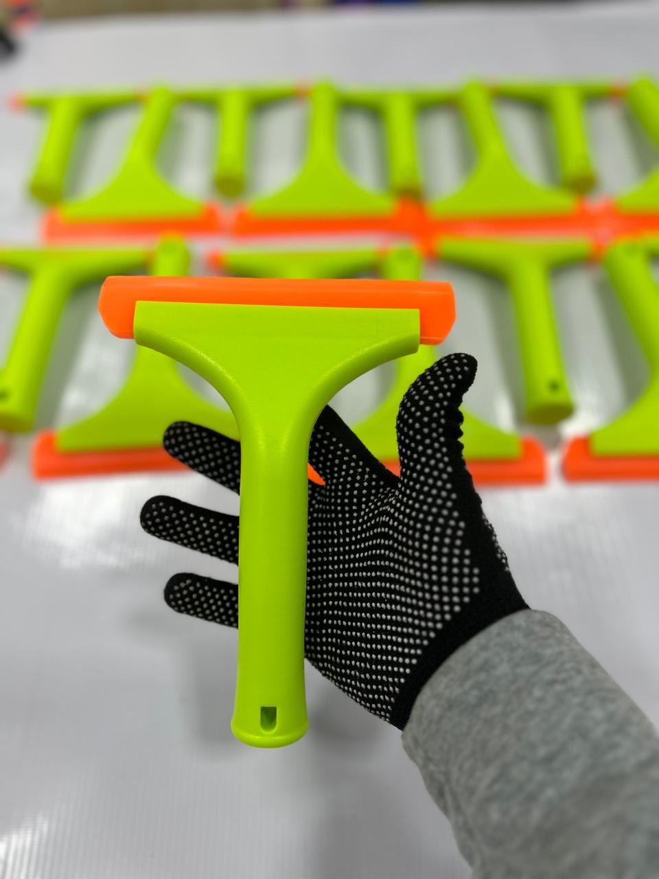 Espátula plástica con mango ergonómico azul / verde