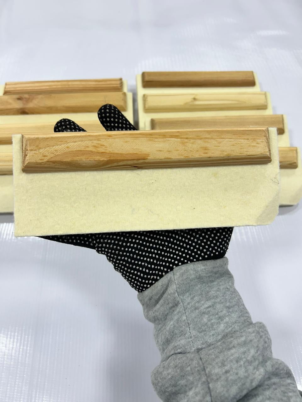 Espátula con felpa mango madera profesional 20 cm